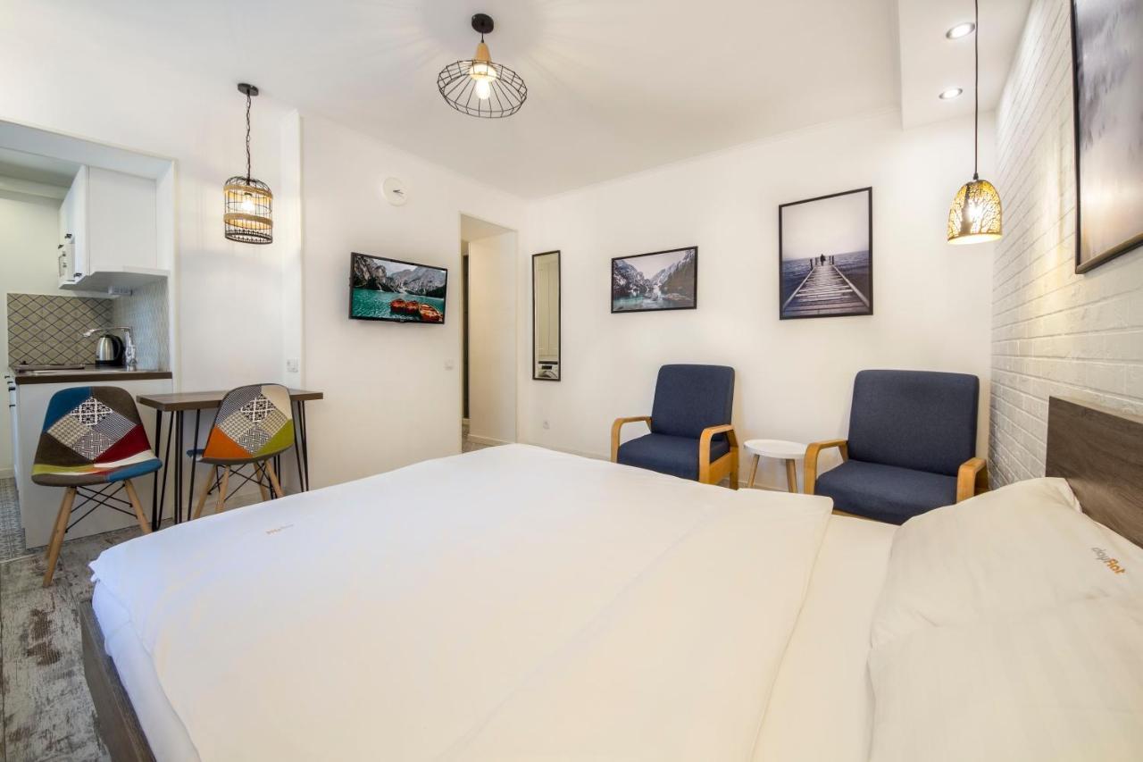 Central Dayflat Apartments Kiev Bagian luar foto