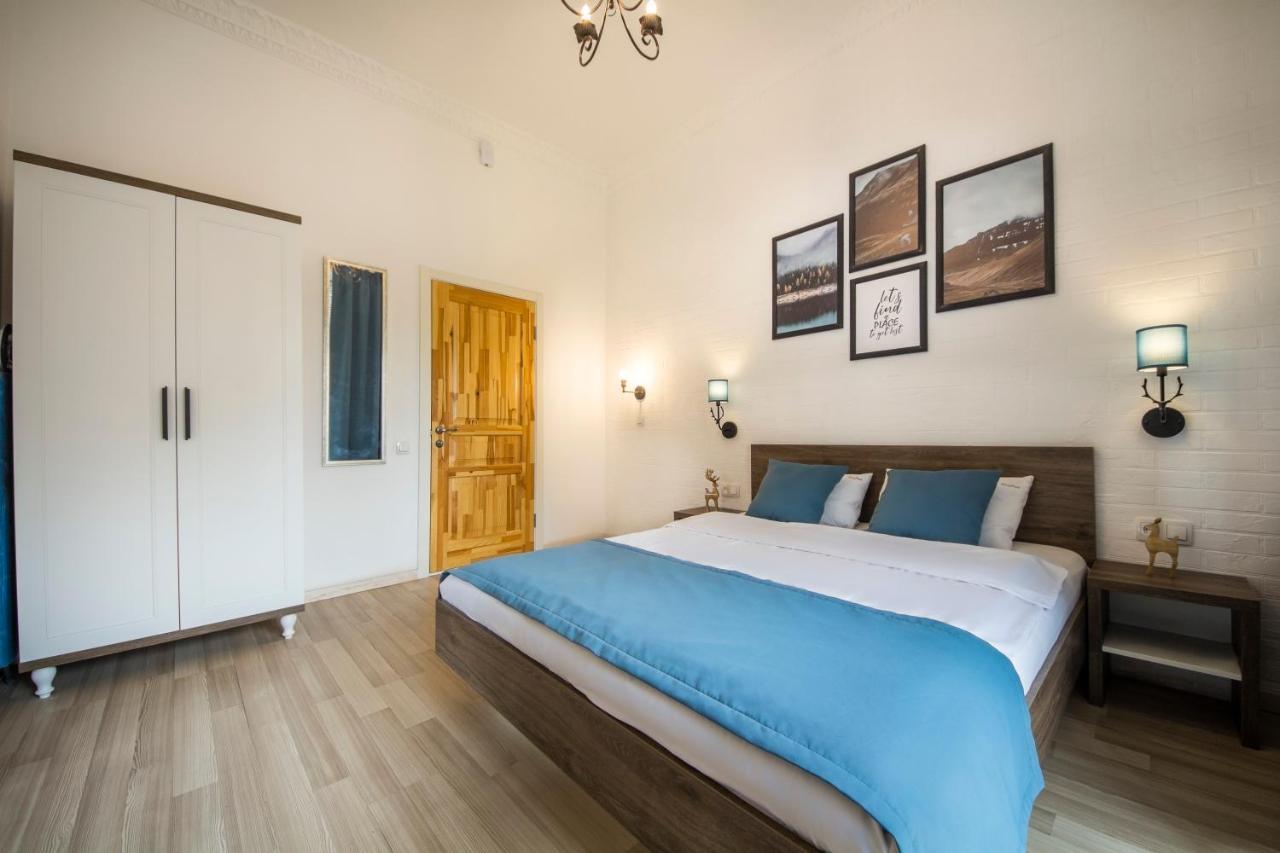 Central Dayflat Apartments Kiev Bagian luar foto