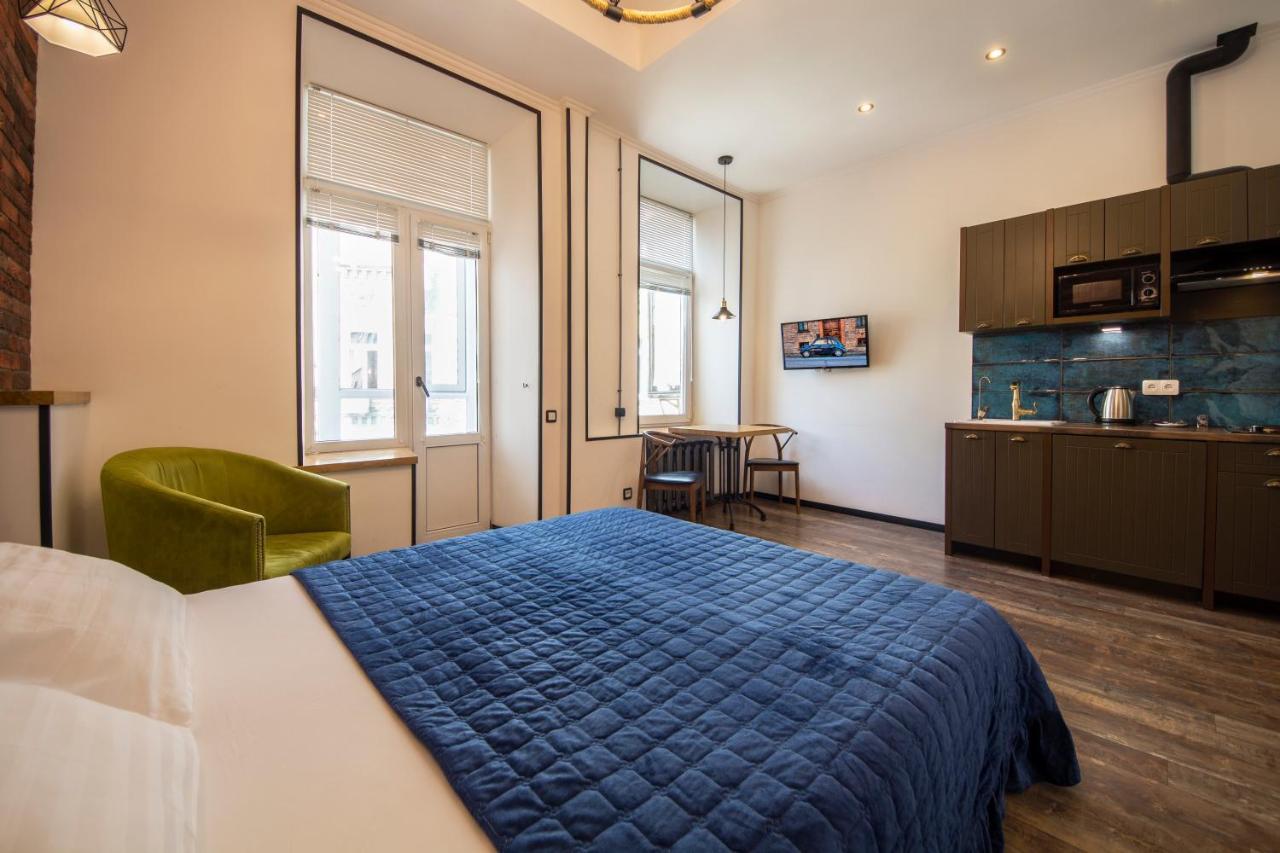 Central Dayflat Apartments Kiev Bagian luar foto