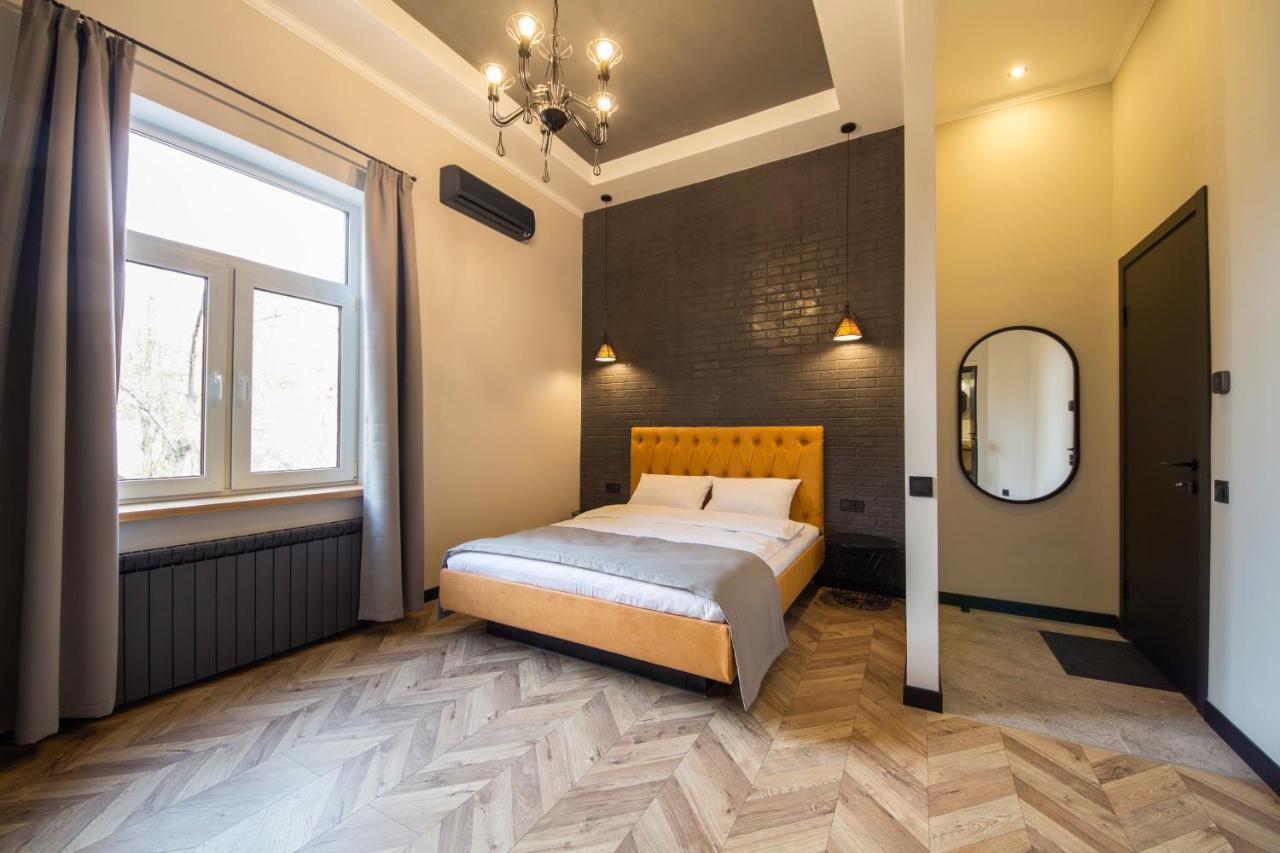 Central Dayflat Apartments Kiev Bagian luar foto