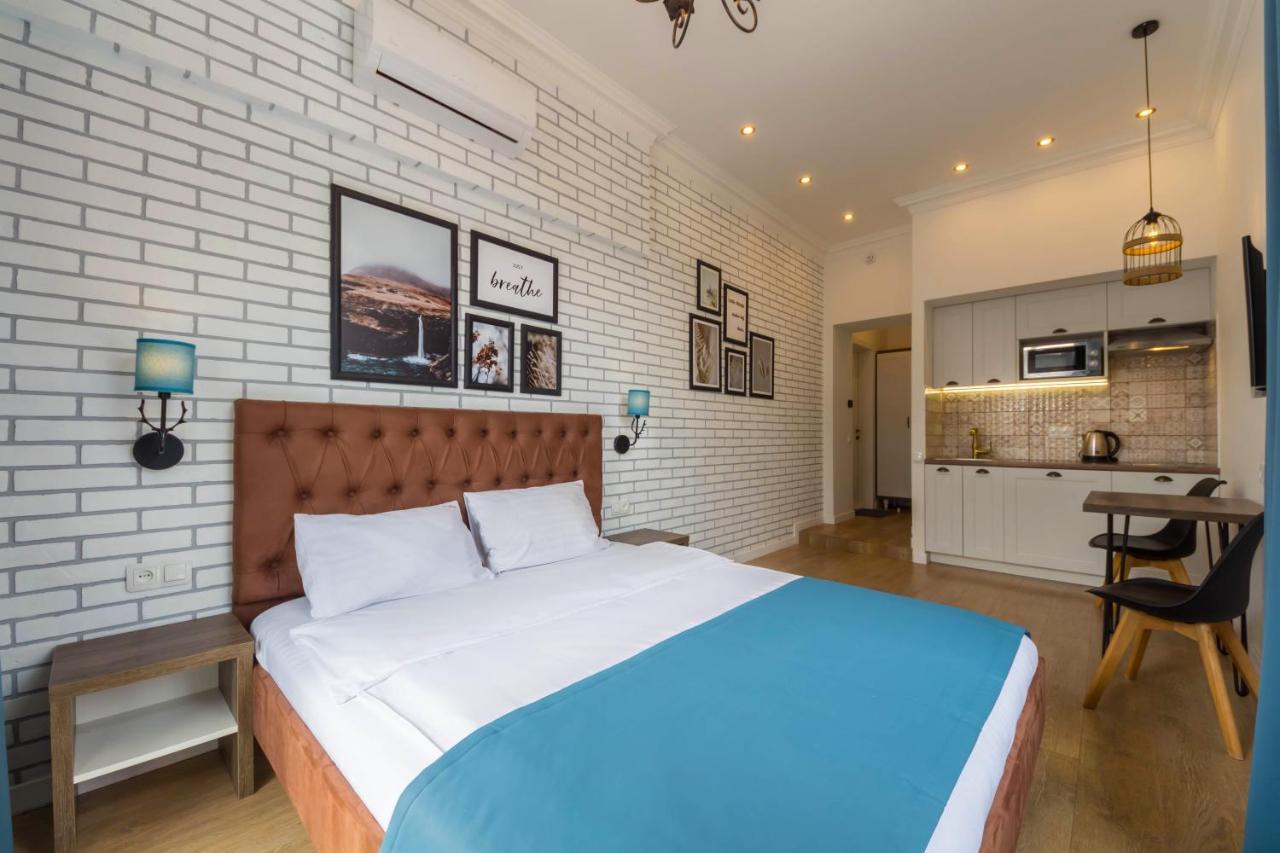 Central Dayflat Apartments Kiev Bagian luar foto