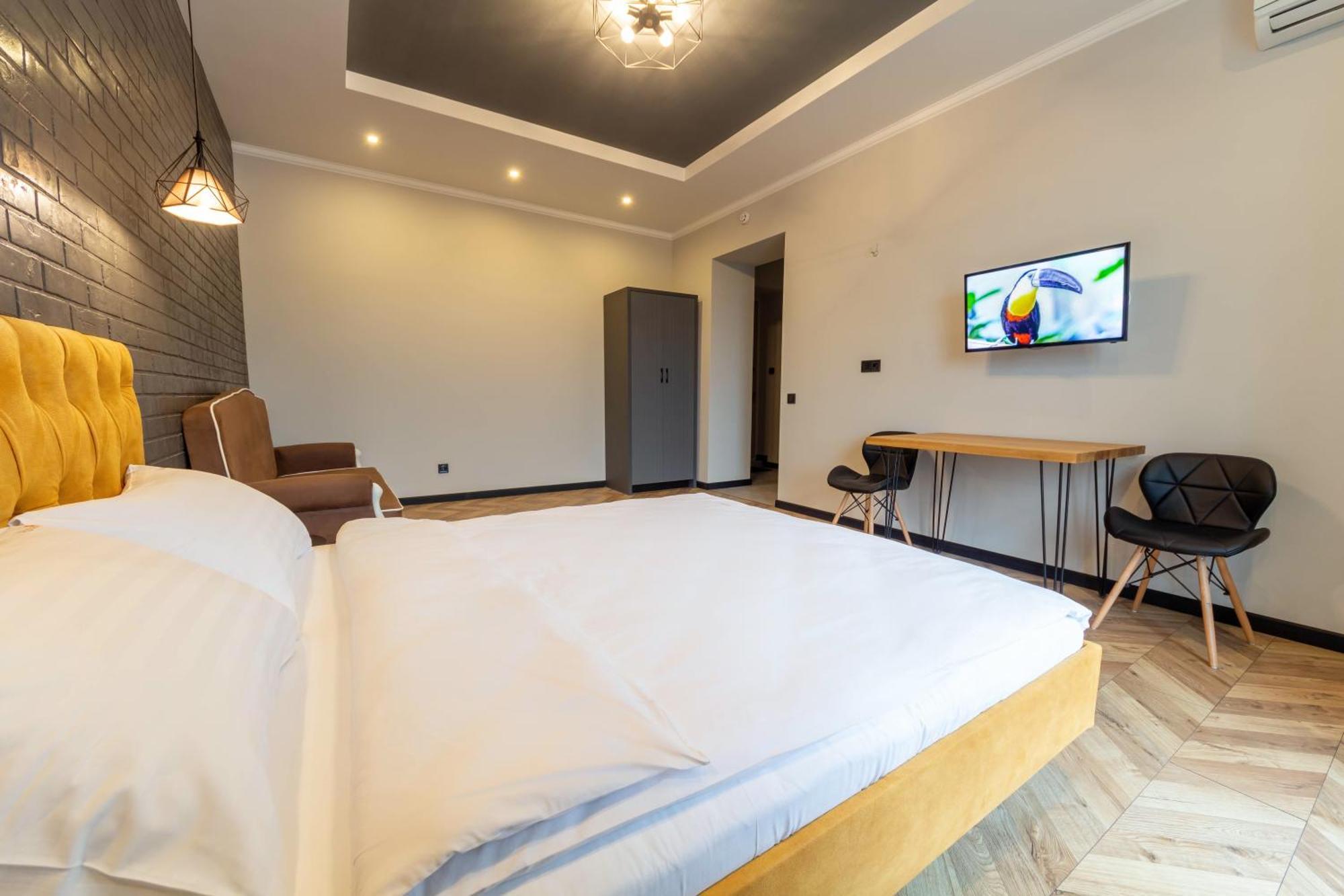 Central Dayflat Apartments Kiev Bagian luar foto