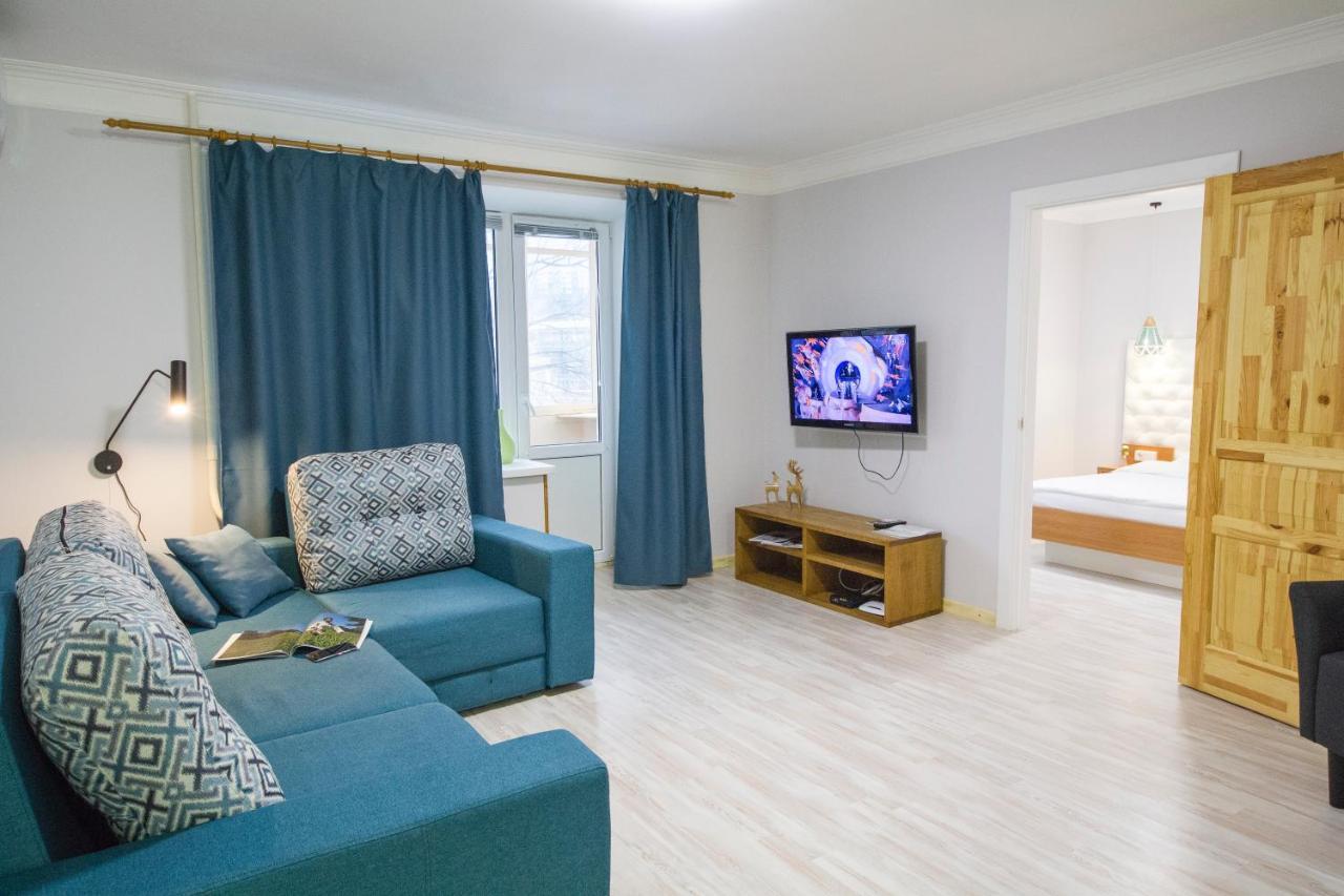 Central Dayflat Apartments Kiev Bagian luar foto