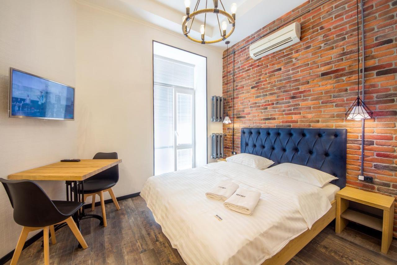 Central Dayflat Apartments Kiev Bagian luar foto