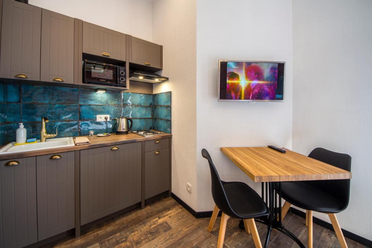 Central Dayflat Apartments Kiev Bagian luar foto